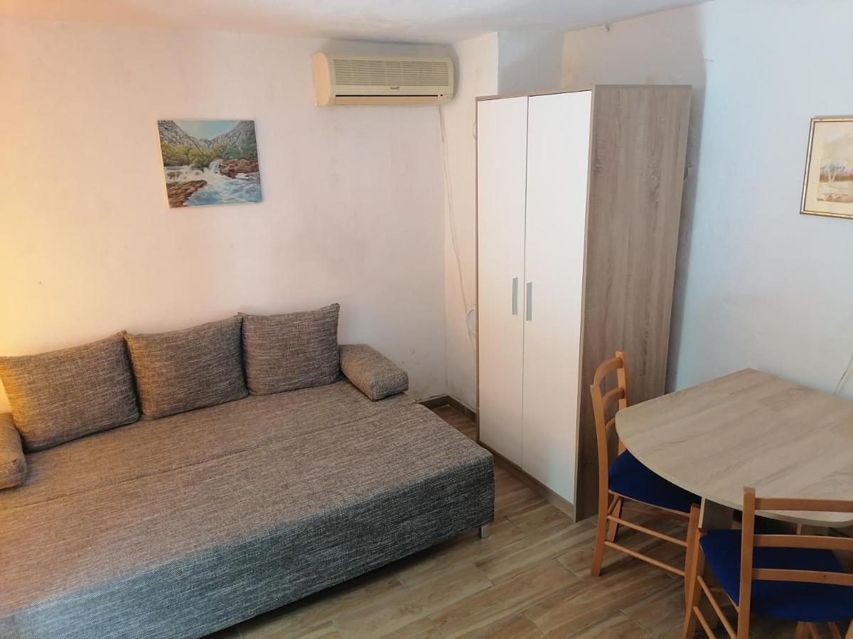Apartman Milica Golubic  Kültér fotó
