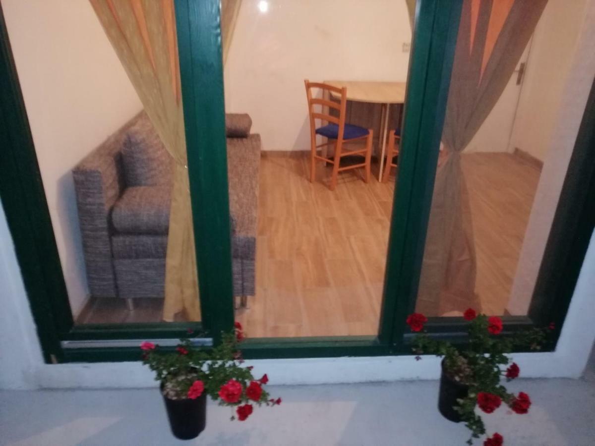 Apartman Milica Golubic  Kültér fotó